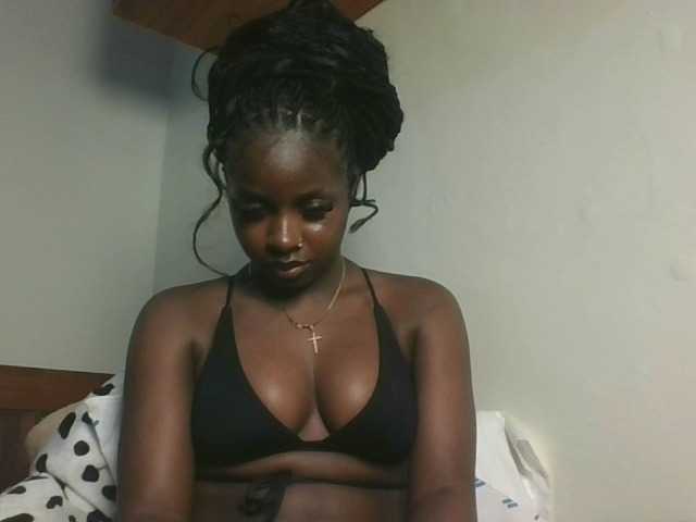 Sexykitten1 live cam on BongaCams
