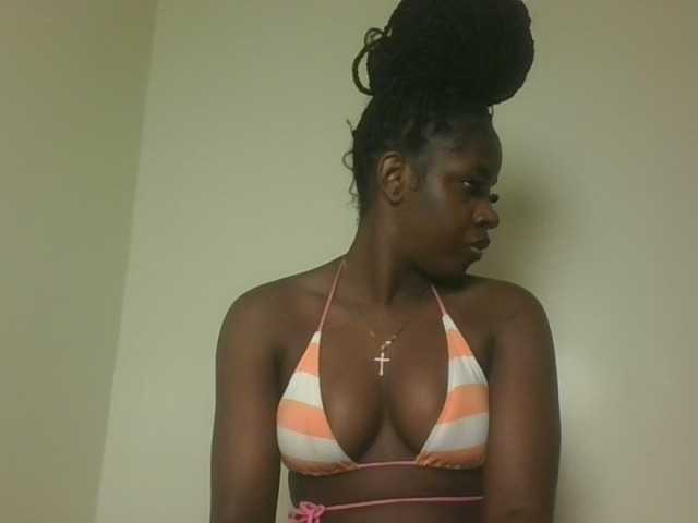 Sexykitten1 live cam on BongaCams