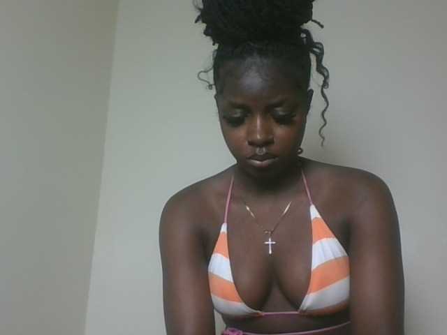 Sexykitten1 live cam on BongaCams