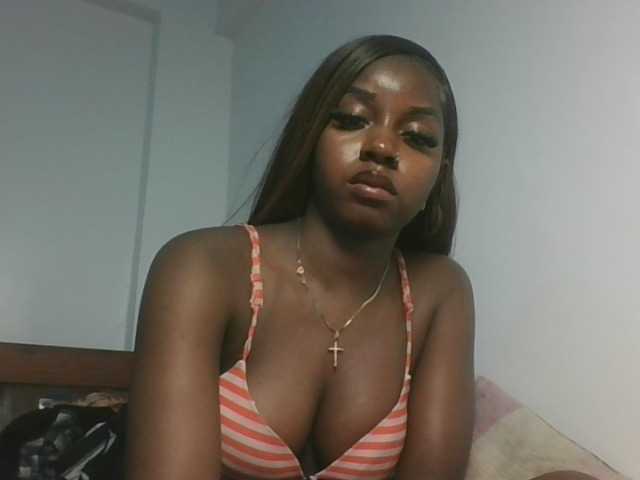 Sexykitten1 live cam on BongaCams