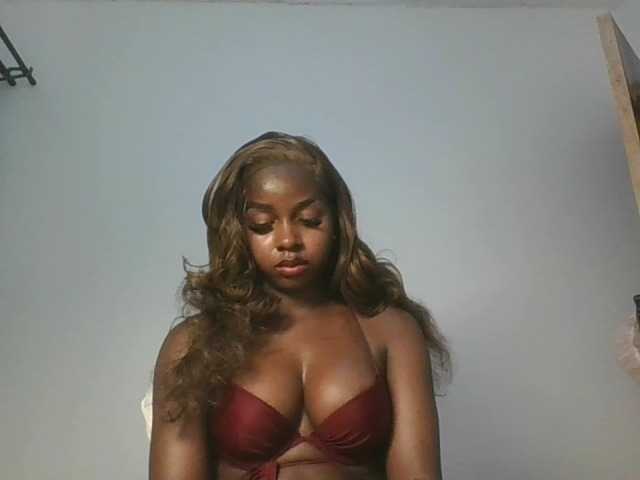 Sexykitten1 live cam on BongaCams