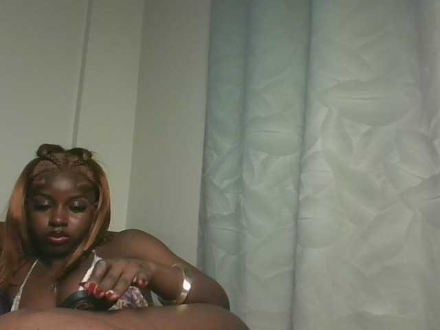 Sexykitten1 live cam on BongaCams