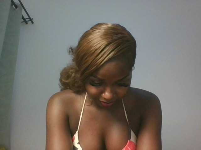 Sexykitten1 live cam on BongaCams