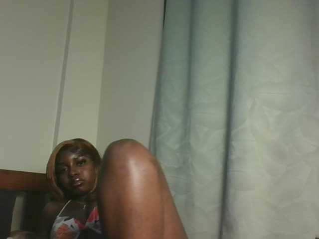 Sexykitten1 live cam on BongaCams