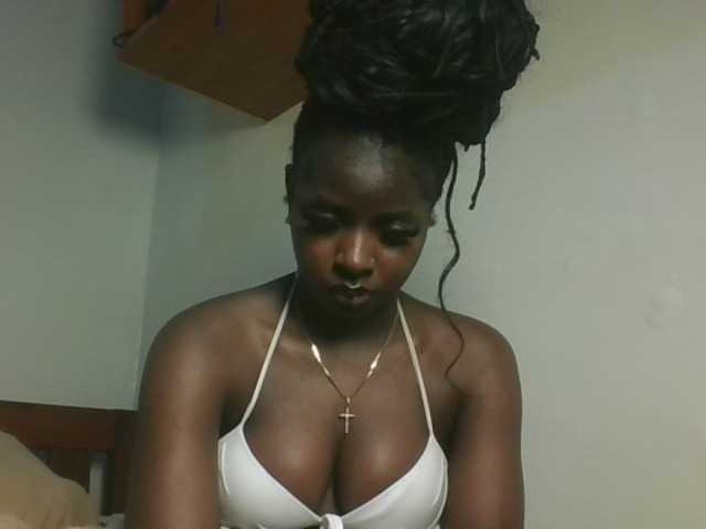 Sexykitten1 live cam on BongaCams