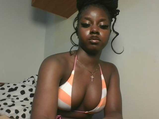 Sexykitten1 live cam on BongaCams