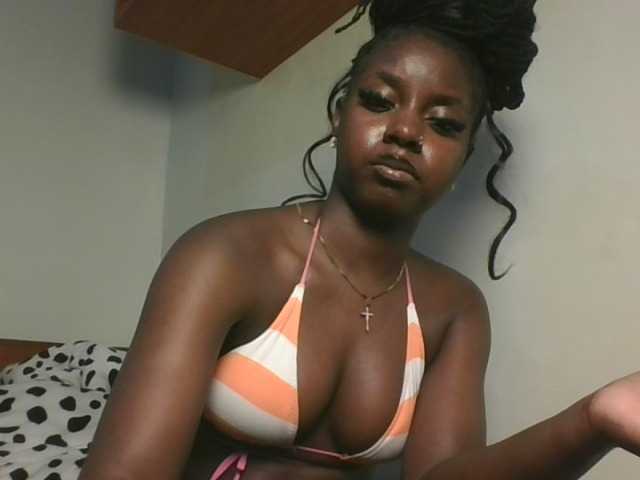 Sexykitten1 live cam on BongaCams
