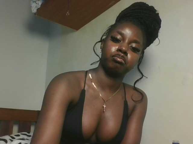 Sexykitten1 live cam on BongaCams