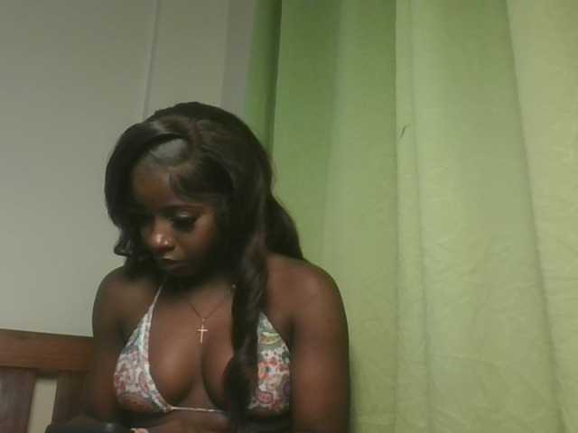 Sexykitten1 live cam on BongaCams