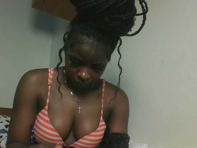 Sexykitten1 live cam on BongaCams