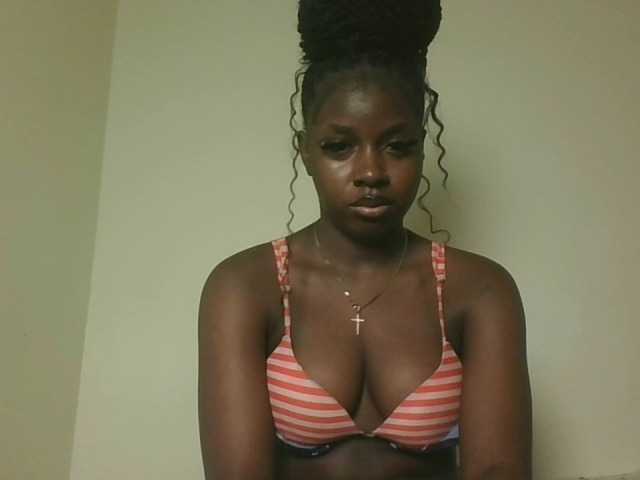 Sexykitten1 live cam on BongaCams