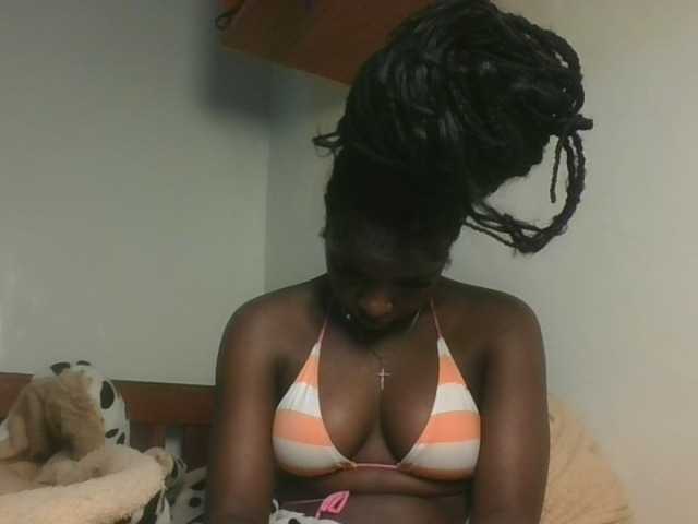 Sexykitten1 live cam on BongaCams