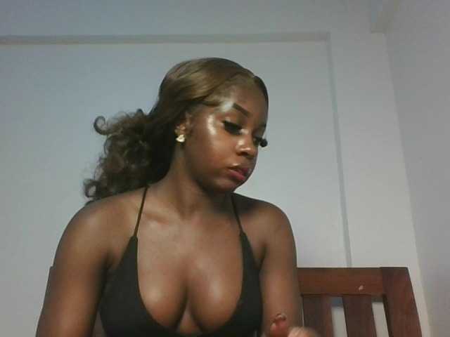 Sexykitten1 live cam on BongaCams