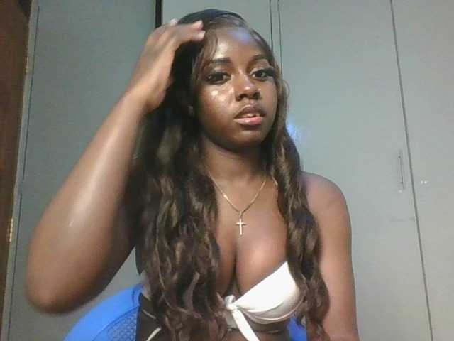 Sexykitten1 live cam on BongaCams