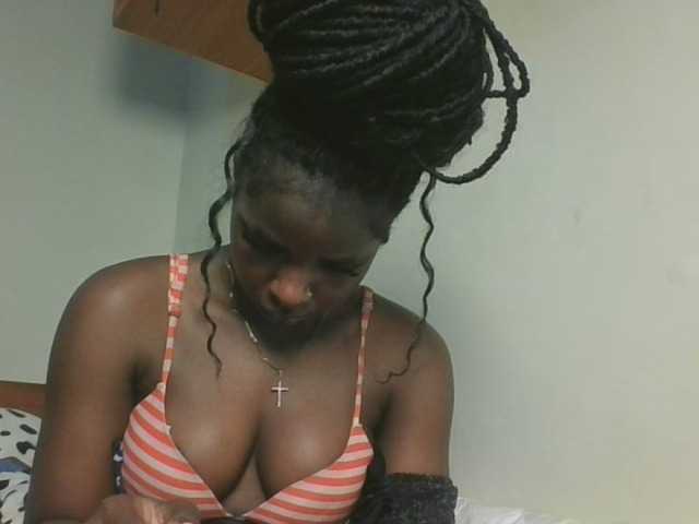 Sexykitten1 live cam on BongaCams