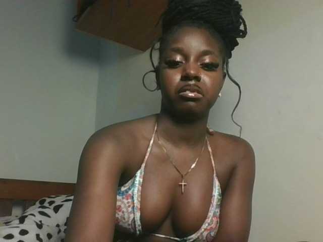 Sexykitten1 live cam on BongaCams