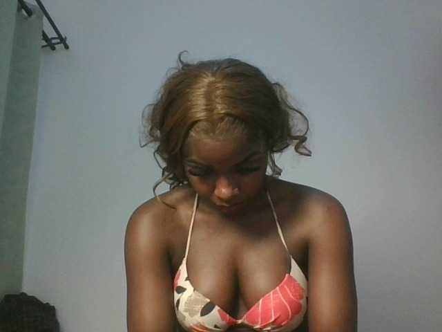 Sexykitten1 live cam on BongaCams