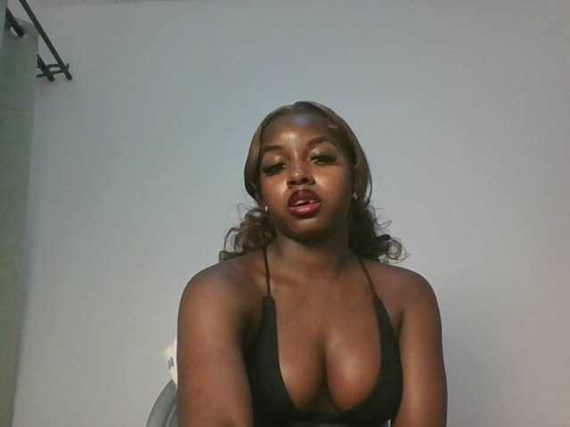 Sexykitten1 live cam on BongaCams