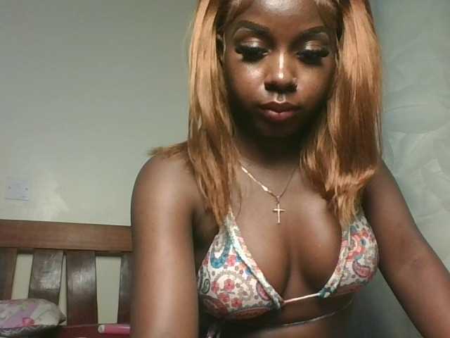 Sexykitten1 — live female cam