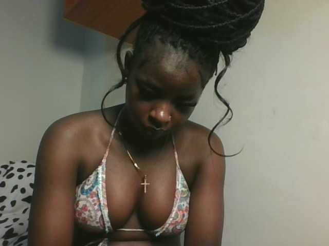 Sexykitten1 live cam on BongaCams