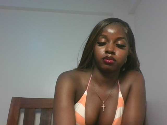 Sexykitten1 live cam on BongaCams