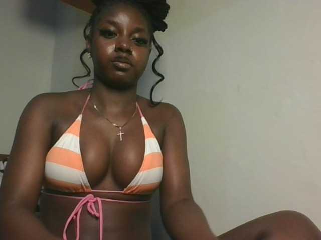 Sexykitten1 live cam on BongaCams