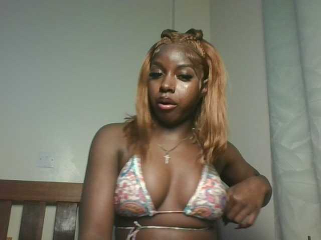 Sexykitten1 live cam on BongaCams