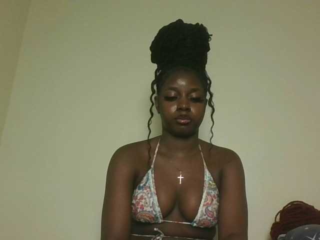 Sexykitten1 live cam on BongaCams