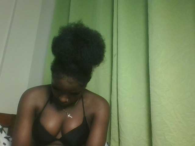 Sexykitten1 live cam on BongaCams