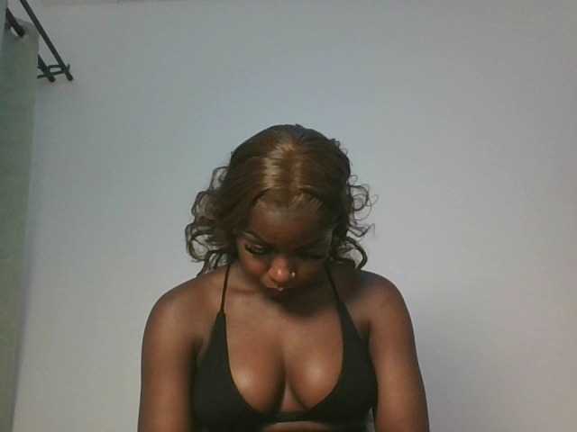 Sexykitten1 live cam on BongaCams