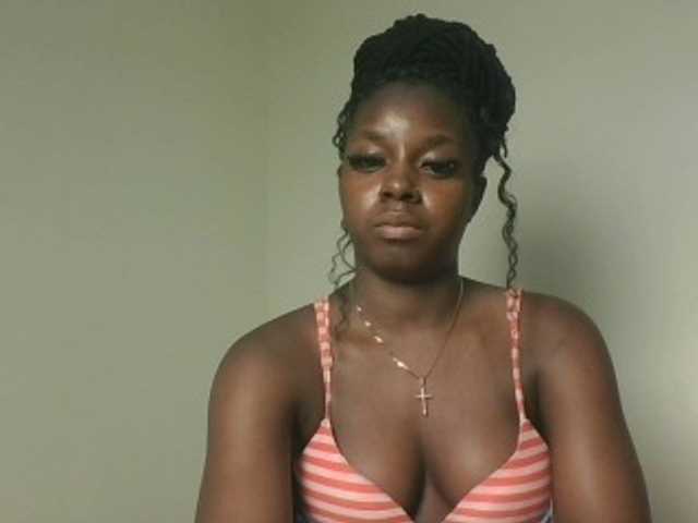 Sexykitten1 live cam on BongaCams