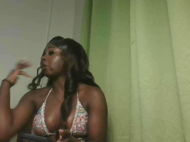 Sexykitten1 live cam on BongaCams