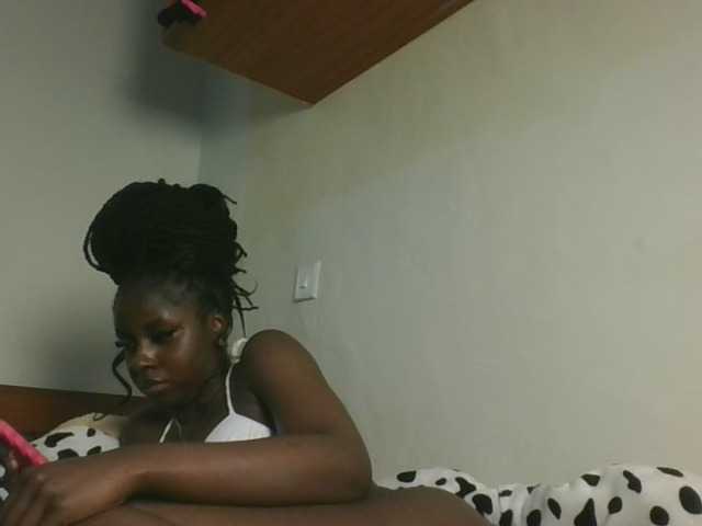 Sexykitten1 live cam on BongaCams