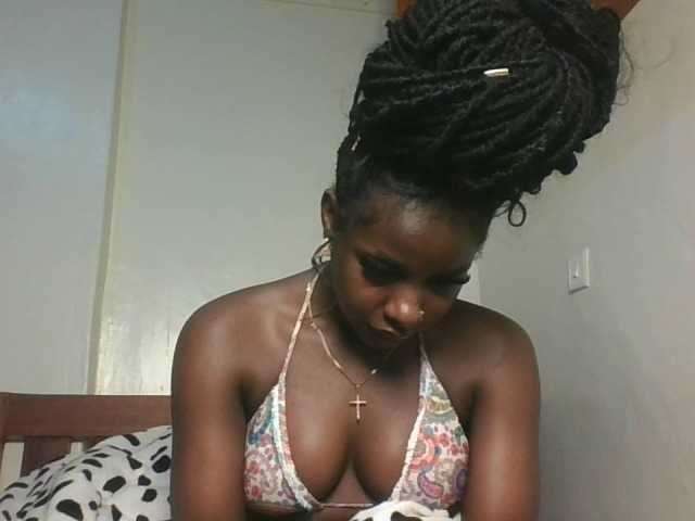 Sexykitten1 live cam on BongaCams