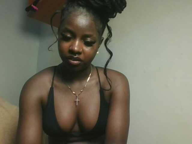 Sexykitten1 live cam on BongaCams