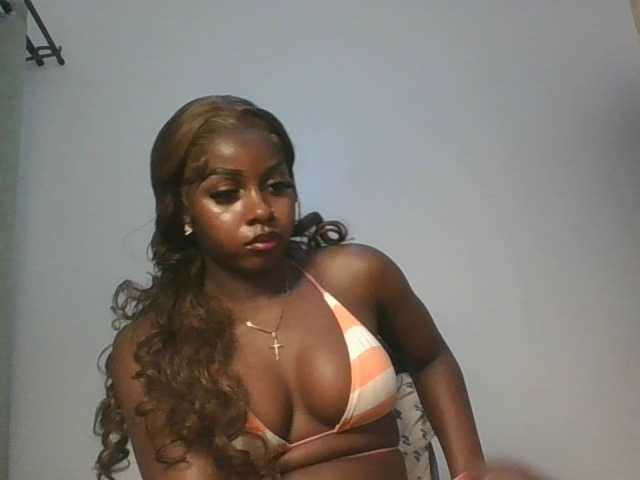 Sexykitten1 live cam on BongaCams
