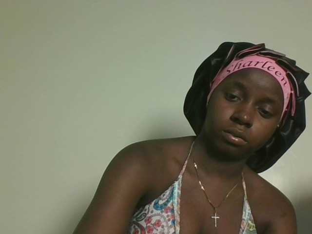 Sexykitten1 live cam on BongaCams
