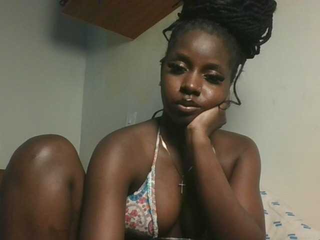 Sexykitten1 live cam on BongaCams