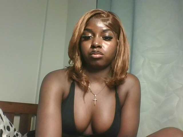 Sexykitten1 live cam on BongaCams