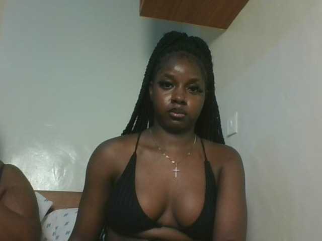 Sexykitten1 live cam on BongaCams