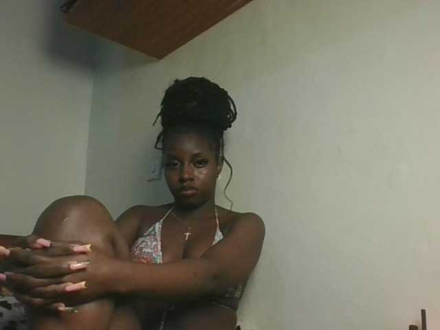 Sexykitten1 live cam on BongaCams