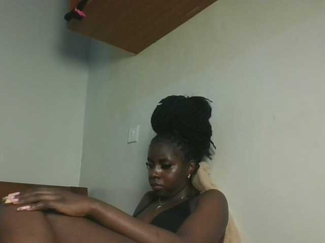 Sexykitten1 live cam on BongaCams