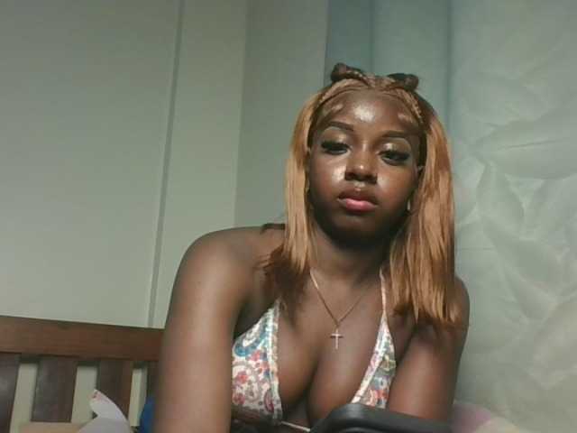 Sexykitten1 live cam on BongaCams