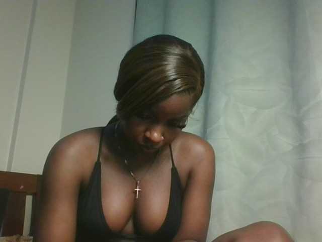 Sexykitten1, en directo ahora en BongaCams