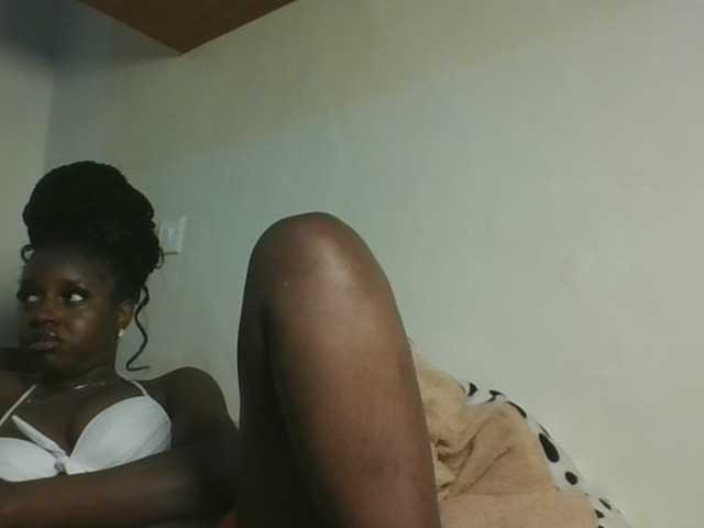 Sexykitten1 live cam on BongaCams
