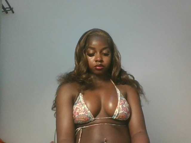 Sexykitten1 live cam on BongaCams