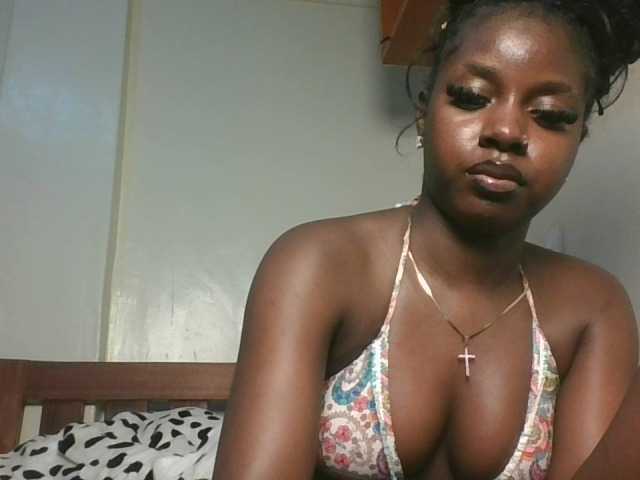 Sexykitten1 live cam on BongaCams