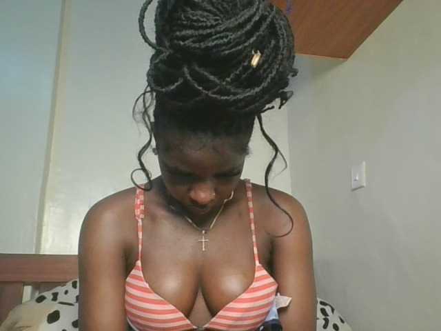 Sexykitten1 live cam on BongaCams