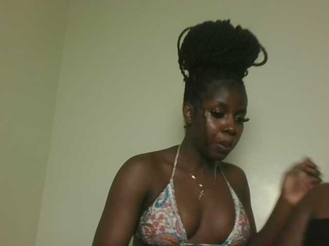 Sexykitten1 live cam on BongaCams