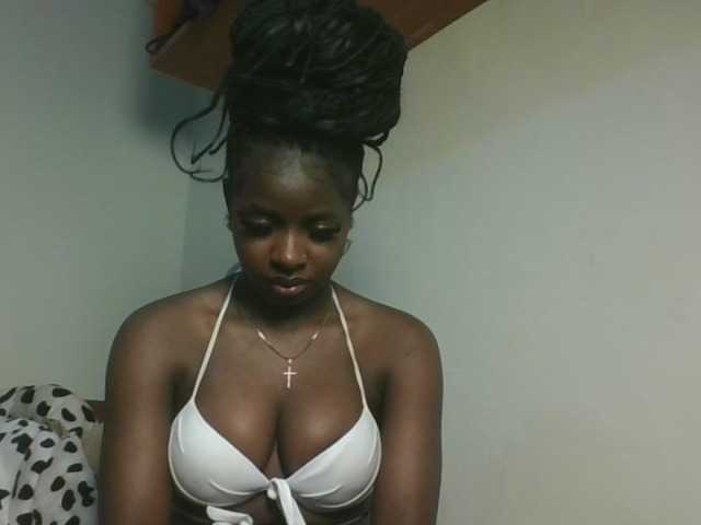 Sexykitten1 live cam on BongaCams